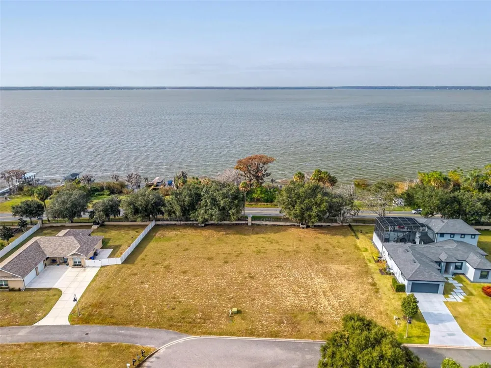 3225 LANDING VIEW Tavares, FL 32778