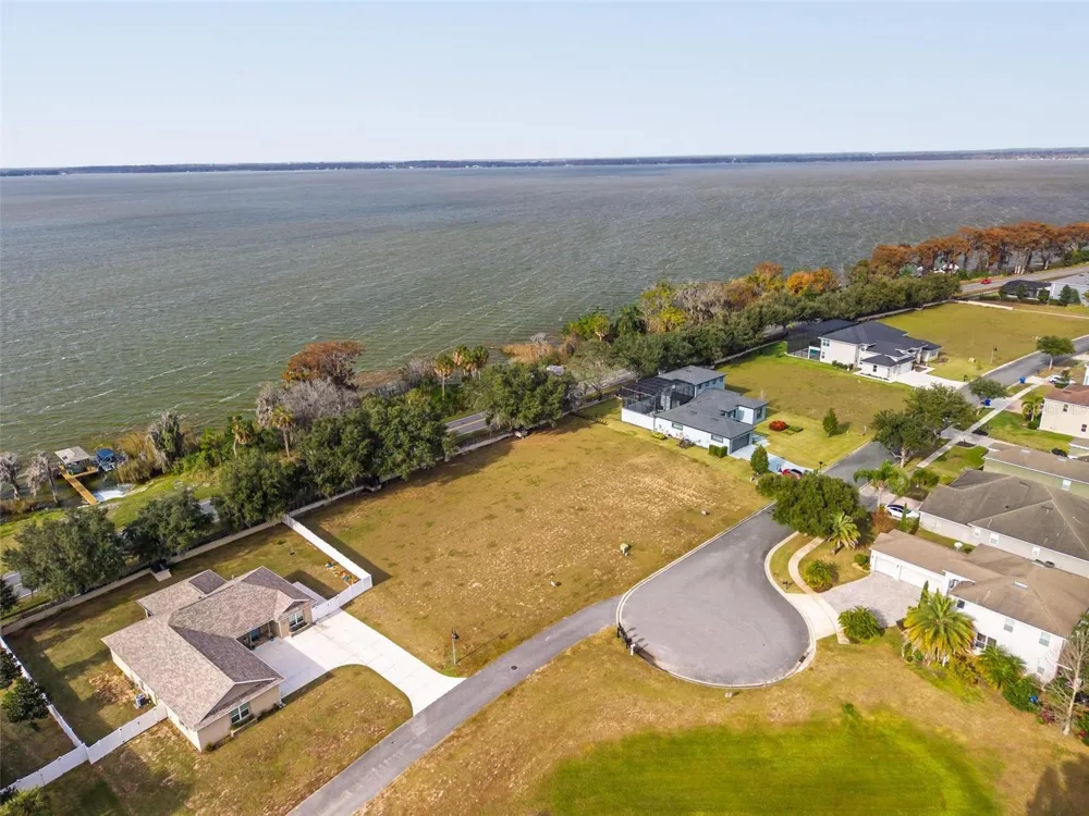 3225 LANDING VIEW Tavares, FL 32778