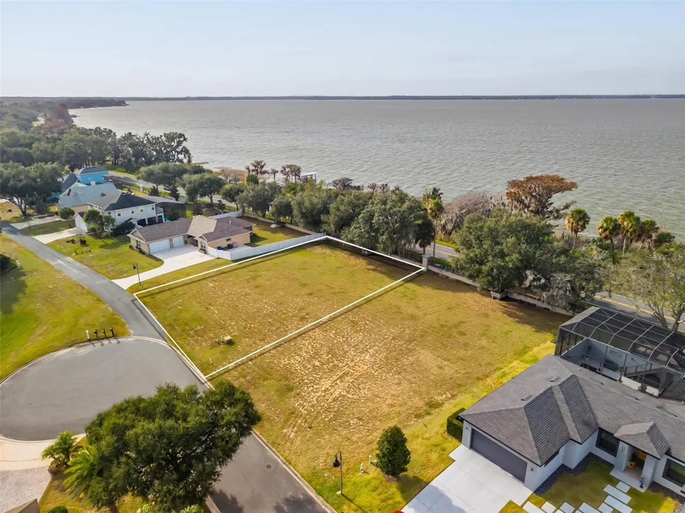 3225 LANDING VIEW Tavares, FL 32778