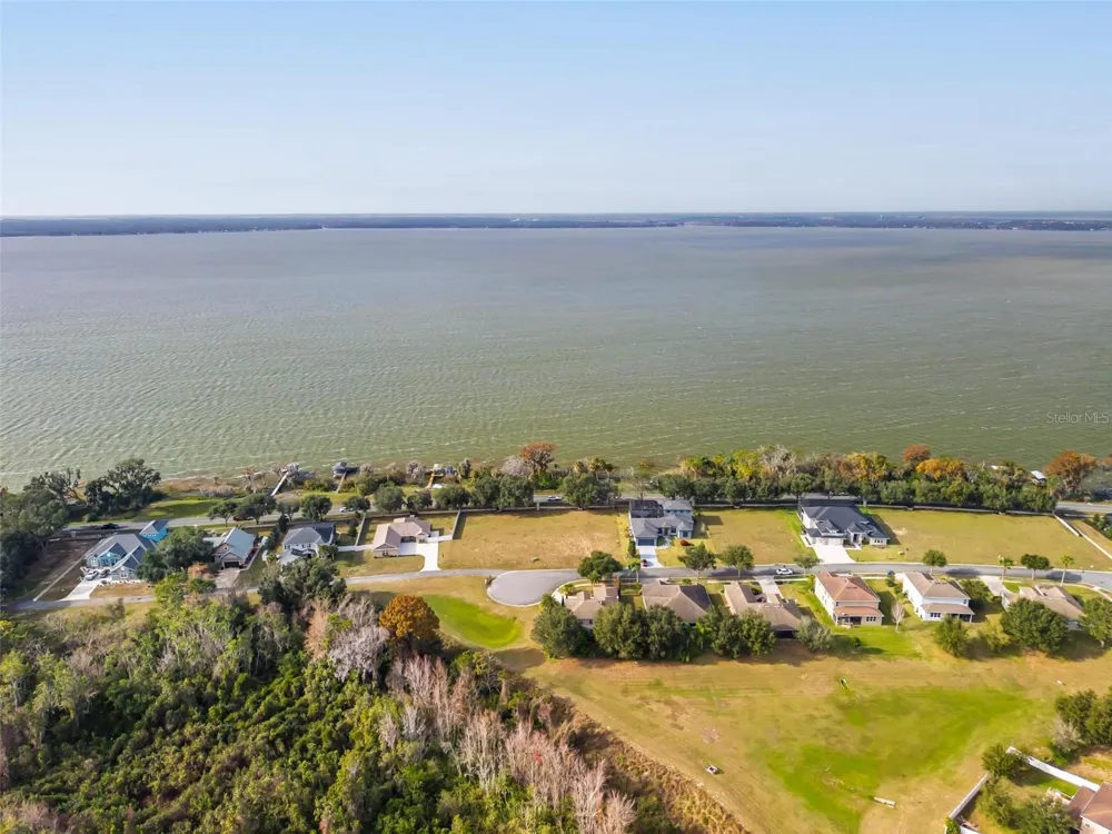 3225 LANDING VIEW Tavares, FL 32778