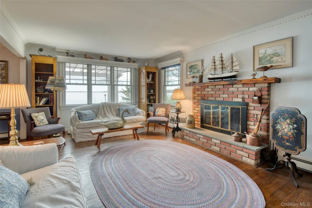 580 South Lane East Marion, NY 11939