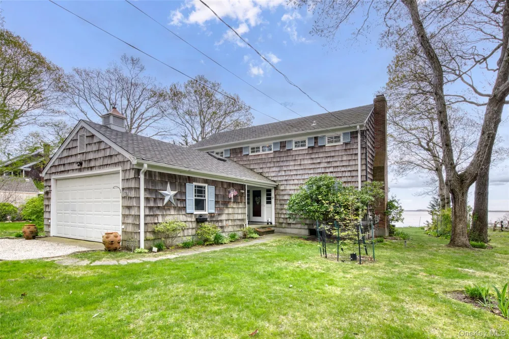 580 South Lane East Marion, NY 11939
