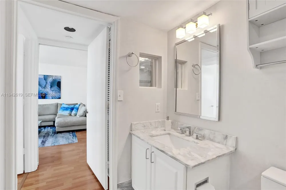 90 Alton Rd #807 Miami Beach, FL 33139