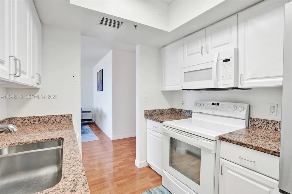 90 Alton Rd #807 Miami Beach, FL 33139