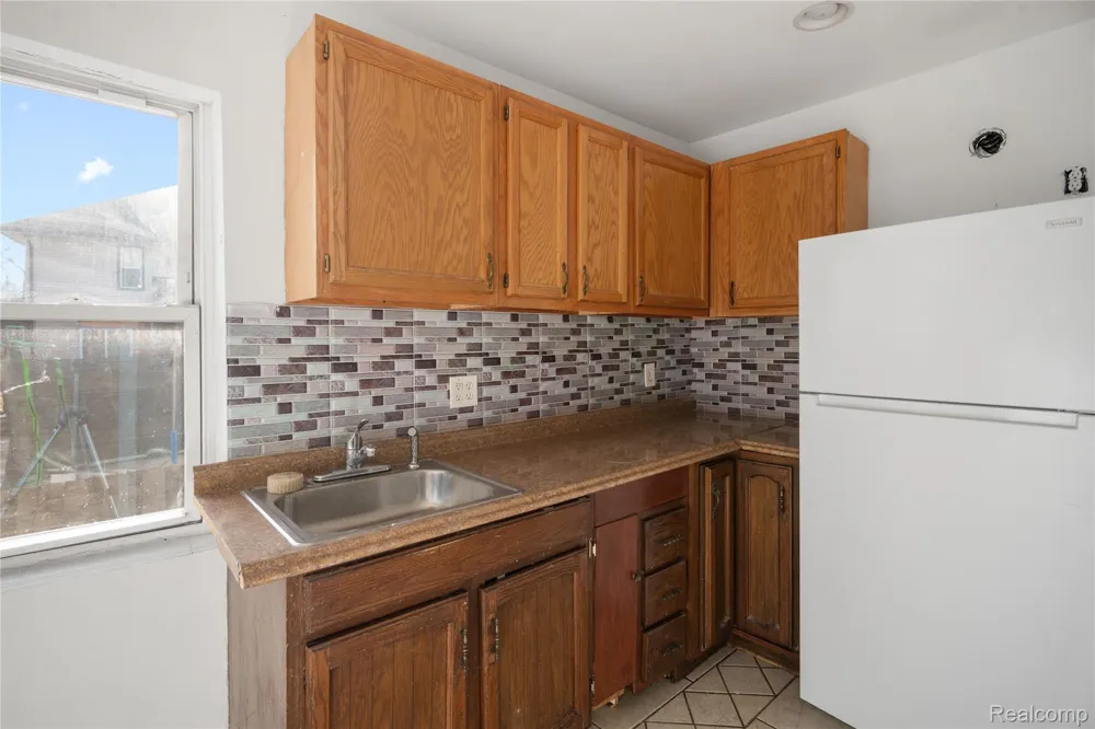 147 1st Street Wyandotte City, MI 48192