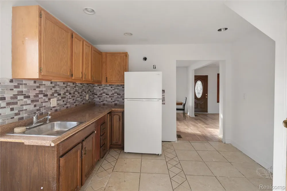 147 1st Street Wyandotte City, MI 48192