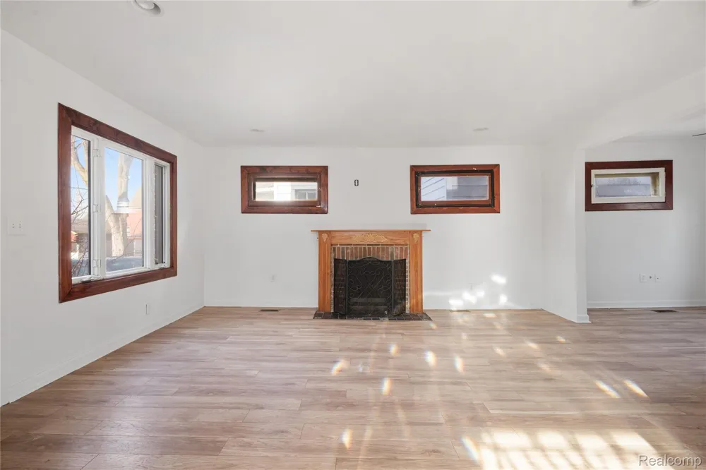 147 1st Street Wyandotte City, MI 48192