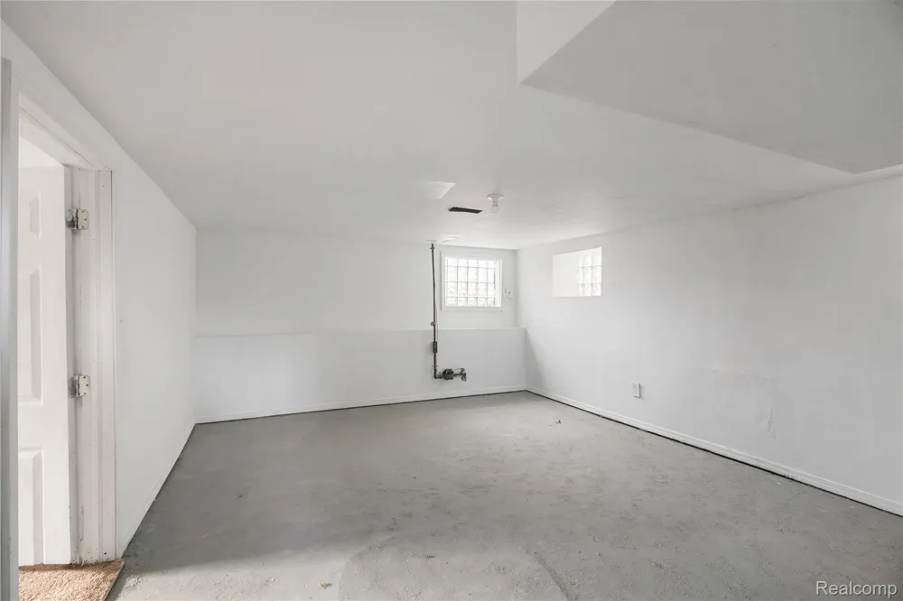 147 1st Street Wyandotte City, MI 48192
