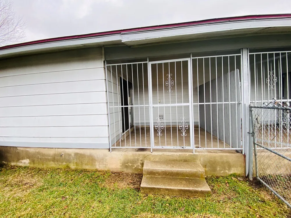 1710 Ledgewood Drive #B Austin, TX 78758