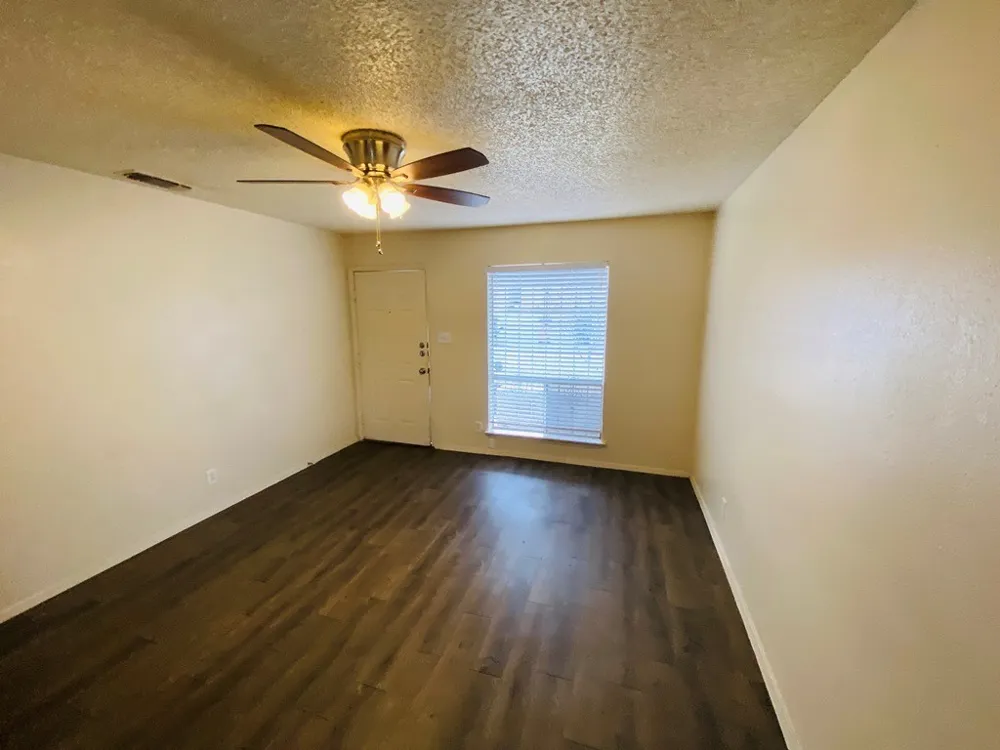 1710 Ledgewood Drive #B Austin, TX 78758