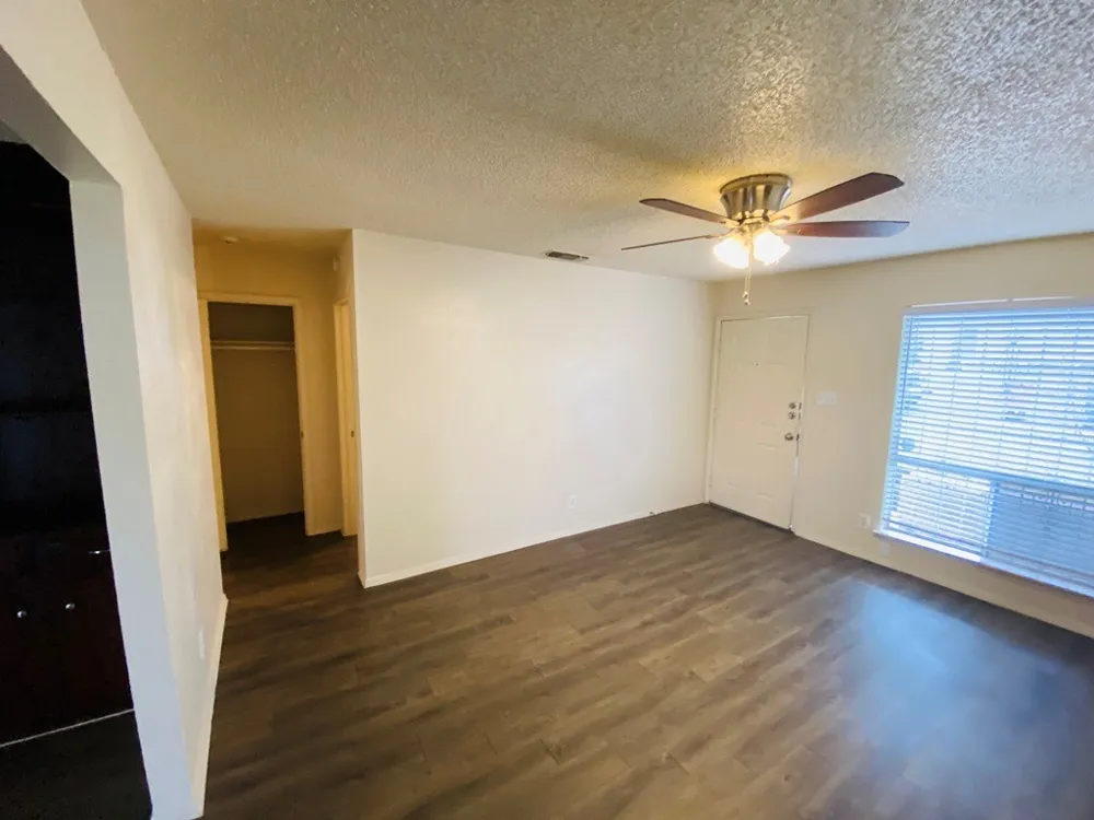 1710 Ledgewood Drive #B Austin, TX 78758