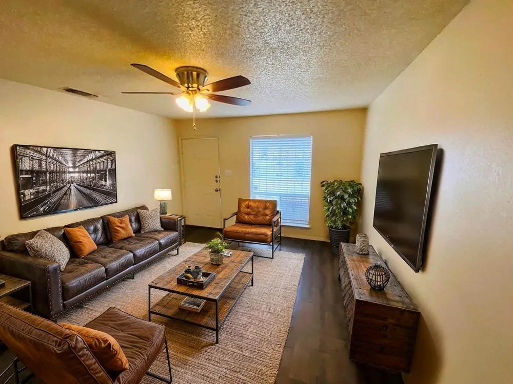 1710 Ledgewood Drive #B Austin, TX 78758