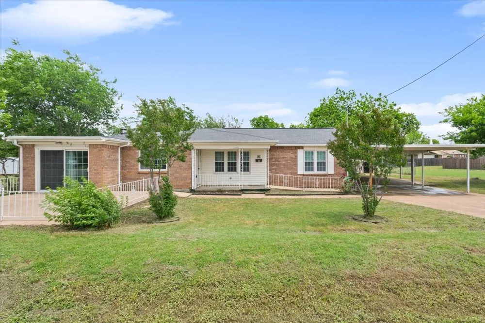 310 Garfield Street McGregor, TX 76657
