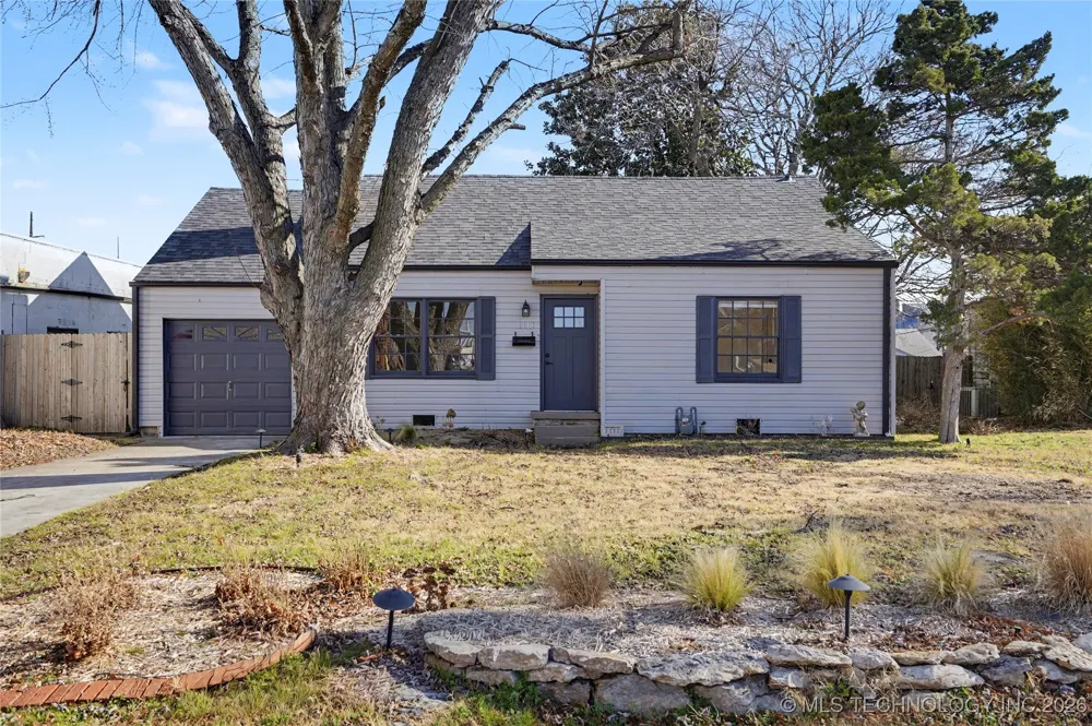 1111 S Vandalia Avenue