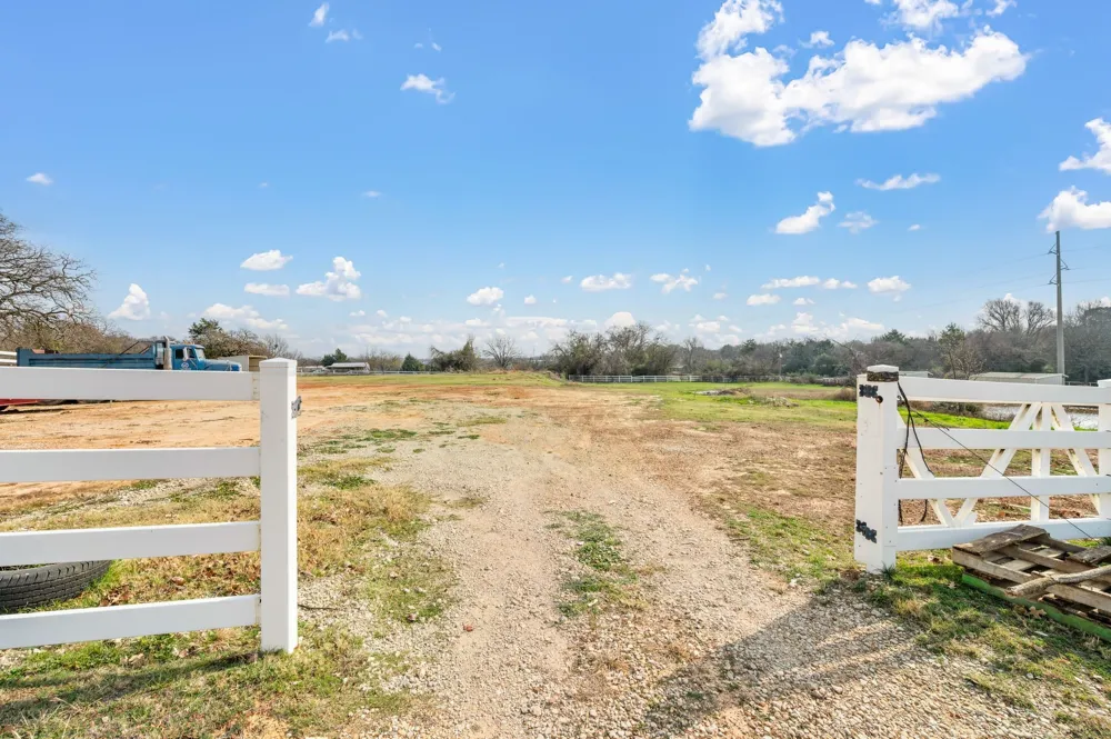 7260 Hudson Cemetery Road Mansfield, TX 76063