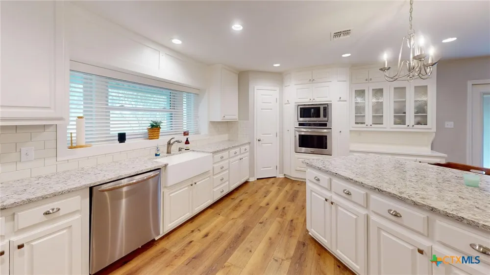 1371 Fannin Oaks Drive Victoria, TX 77905