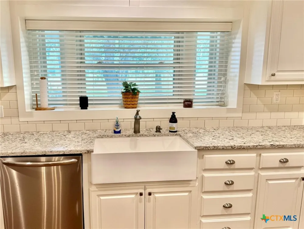 1371 Fannin Oaks Drive Victoria, TX 77905