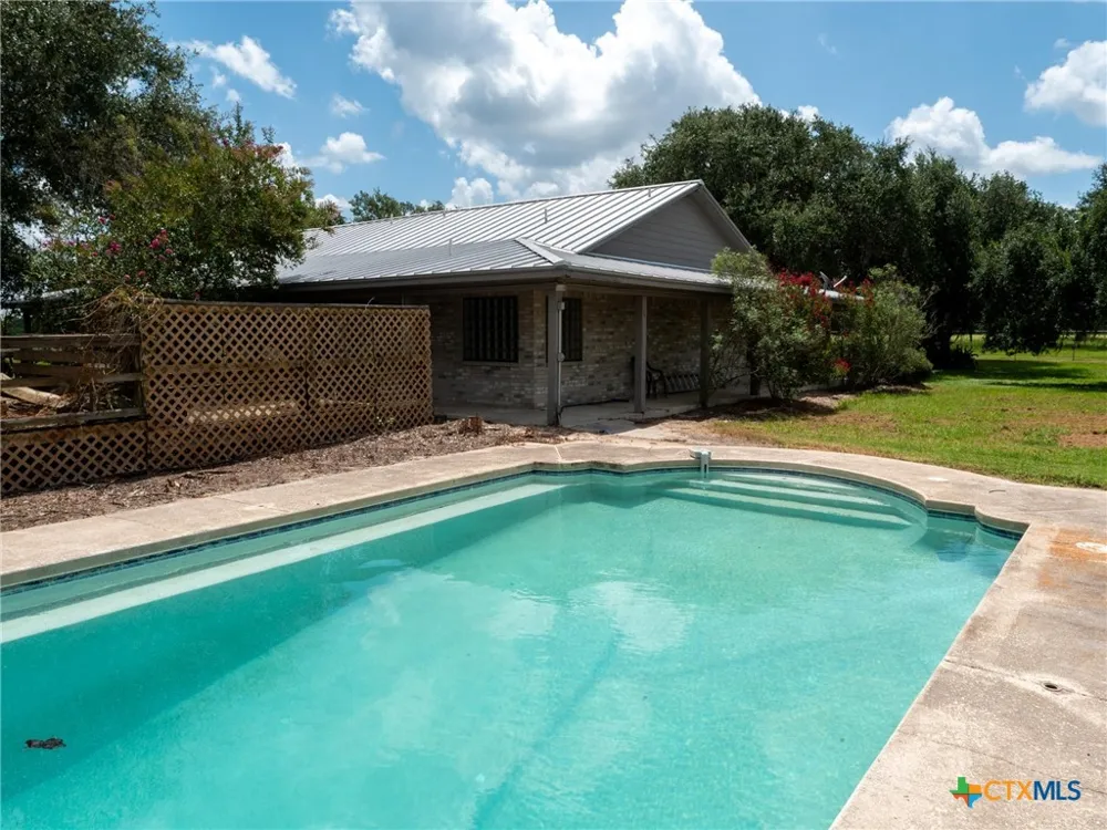 1371 Fannin Oaks Drive Victoria, TX 77905