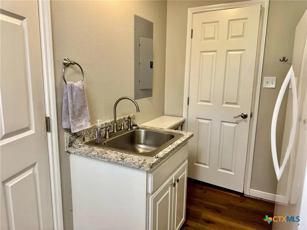 1371 Fannin Oaks Drive Victoria, TX 77905