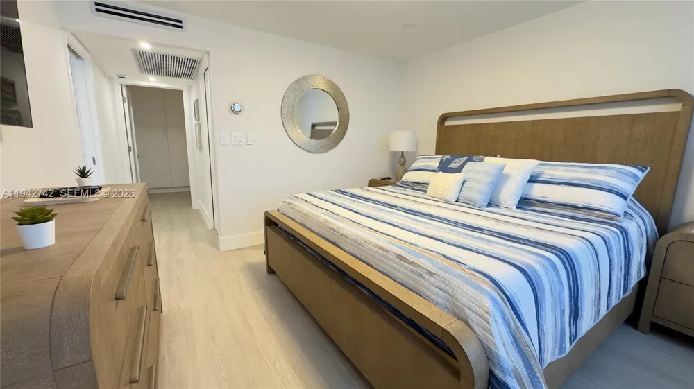 5161 Collins Ave #715 Miami Beach, FL 33140