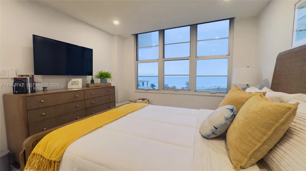 5161 Collins Ave #715 Miami Beach, FL 33140
