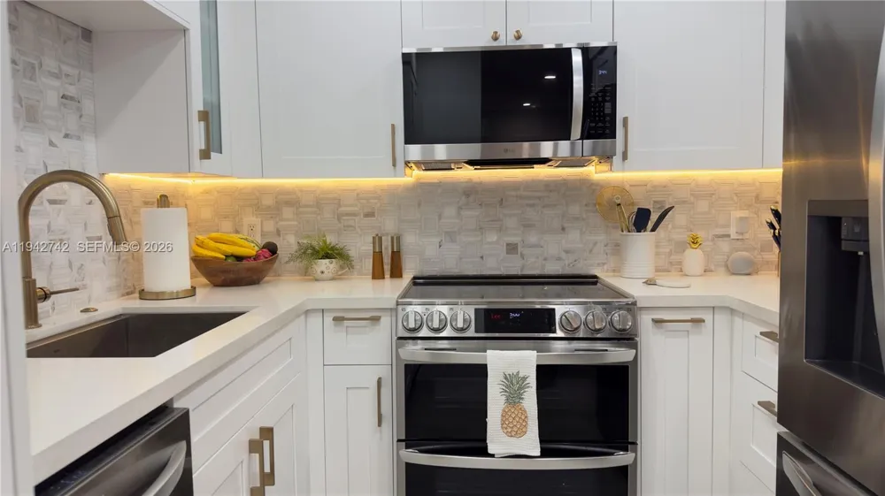 5161 Collins Ave #715 Miami Beach, FL 33140