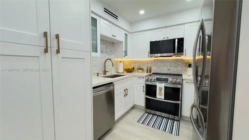 5161 Collins Ave #715 Miami Beach, FL 33140