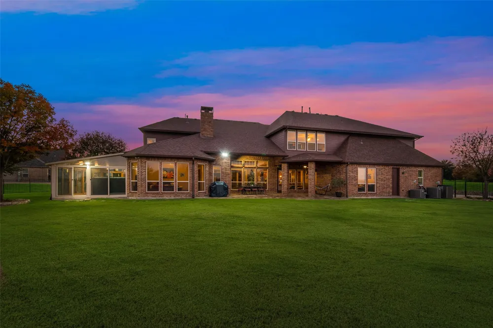 411 Crestfield Court Sunnyvale, TX 75182