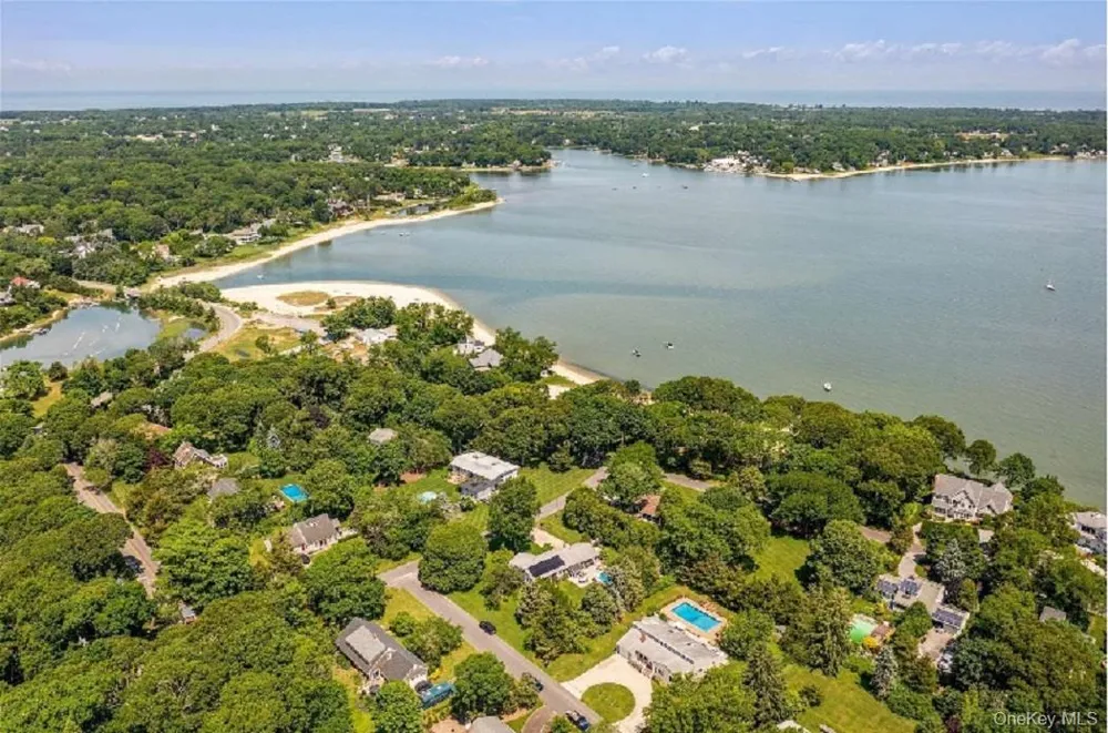 215 Northfield Lane Southold, NY 11971