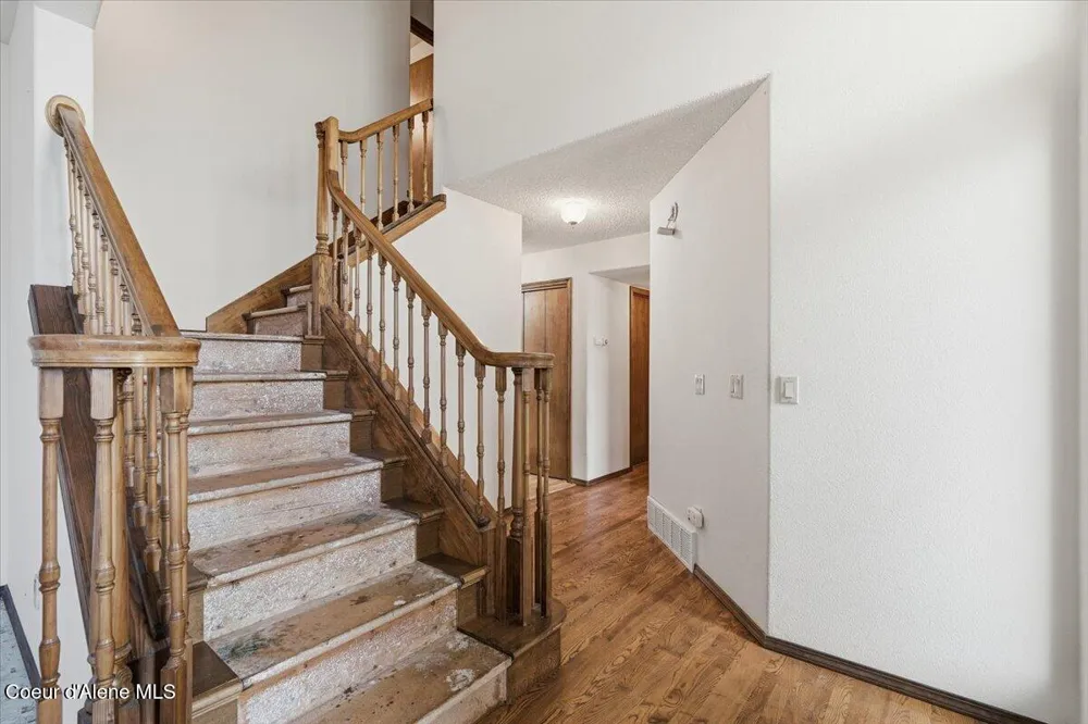 8931 Davis Circle Hayden, ID 83835