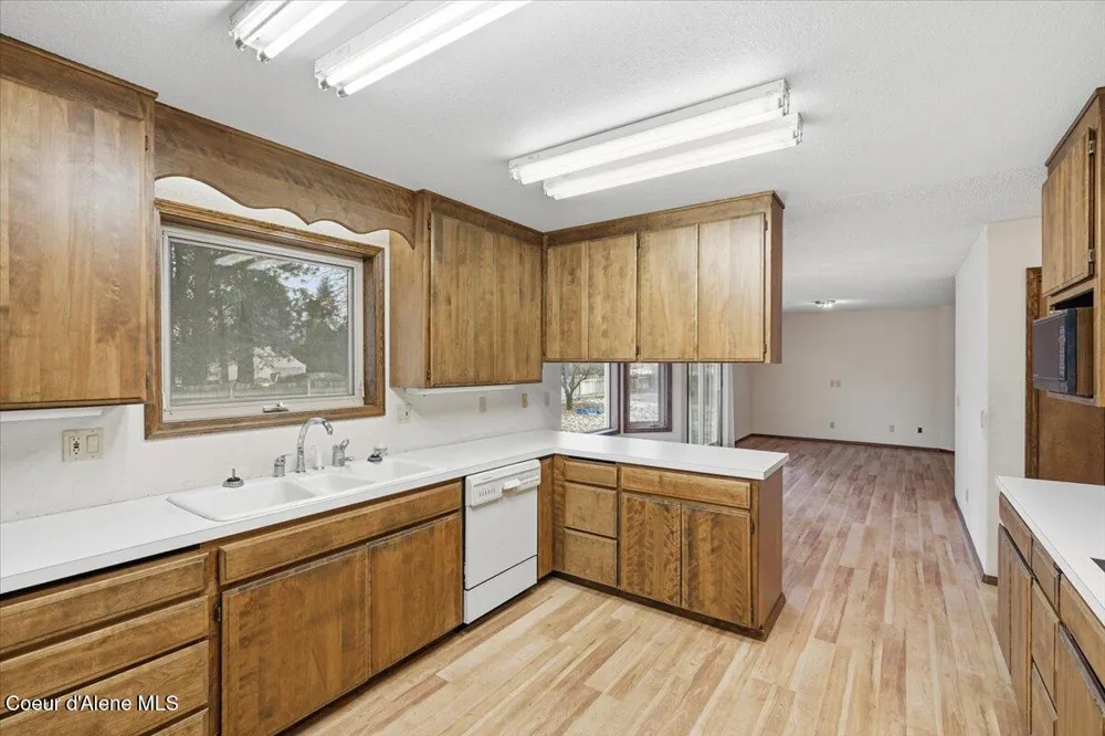 8931 Davis Circle Hayden, ID 83835
