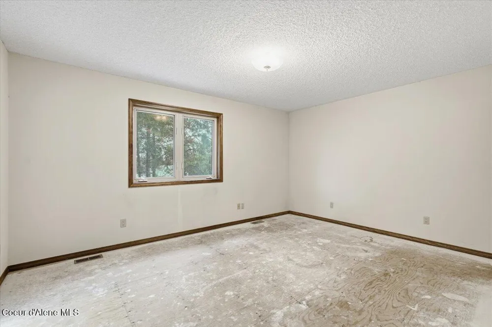 8931 Davis Circle Hayden, ID 83835