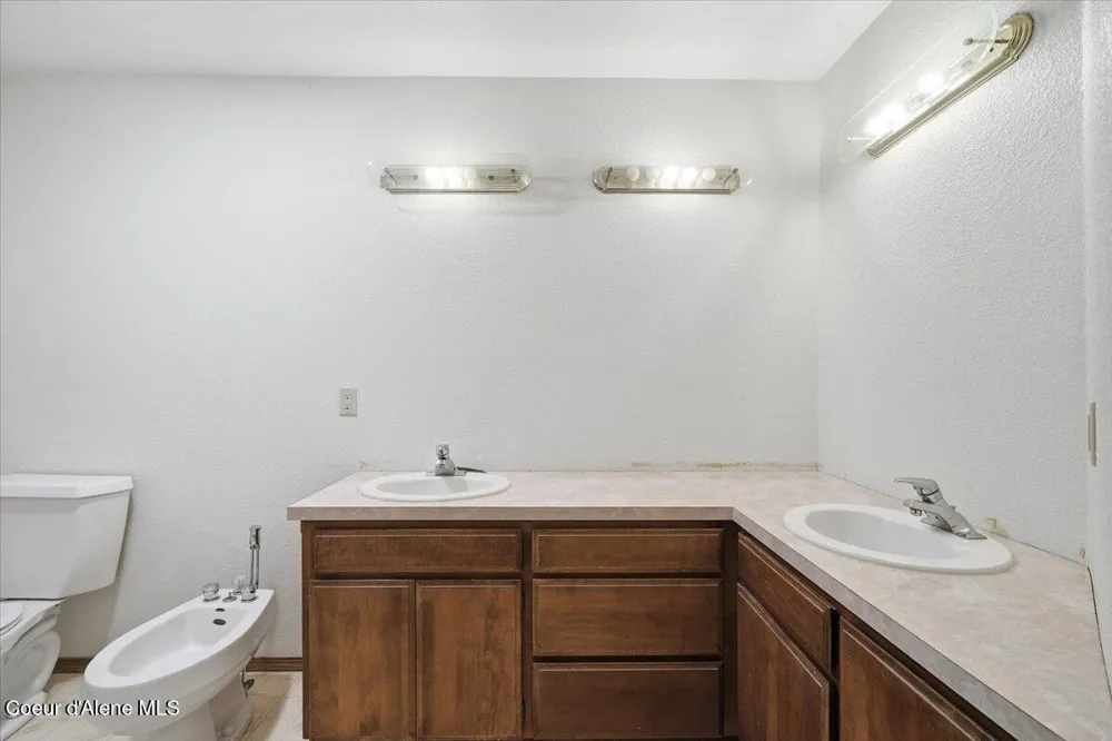 8931 Davis Circle Hayden, ID 83835