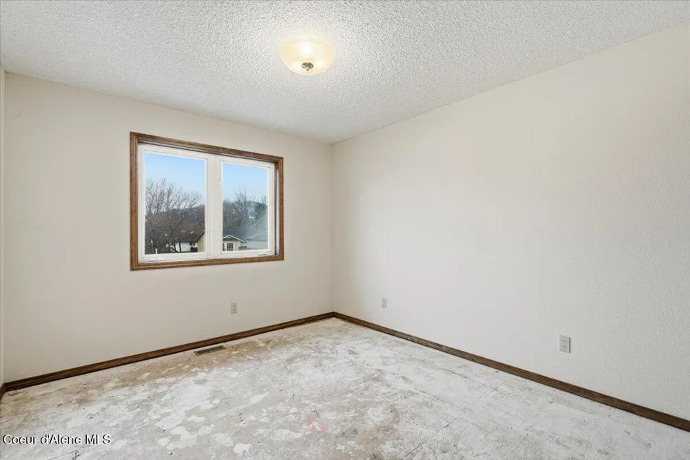 8931 Davis Circle Hayden, ID 83835