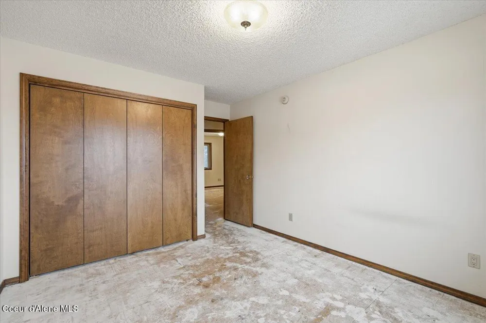 8931 Davis Circle Hayden, ID 83835