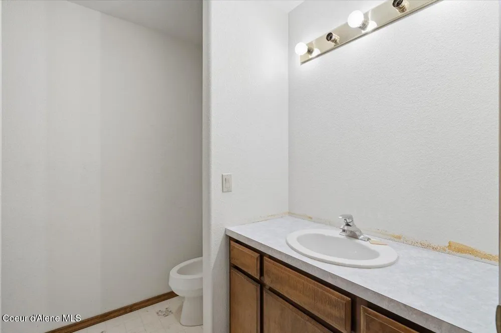8931 Davis Circle Hayden, ID 83835