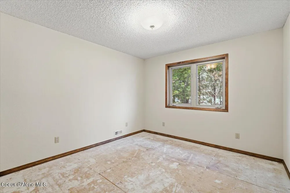 8931 Davis Circle Hayden, ID 83835