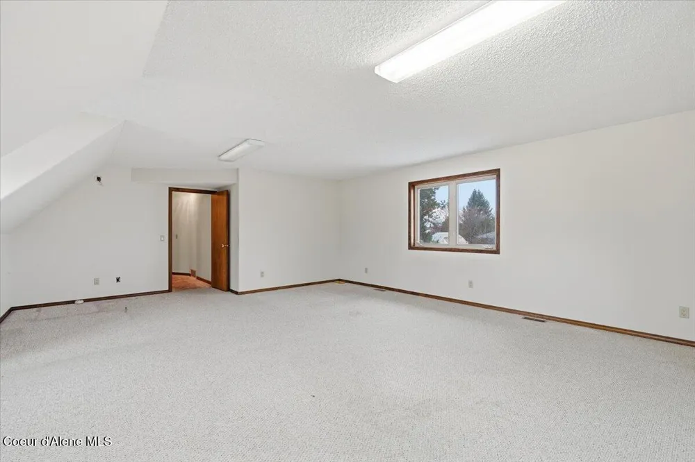 8931 Davis Circle Hayden, ID 83835