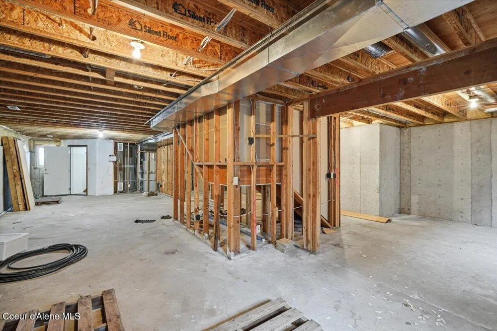 8931 Davis Circle Hayden, ID 83835