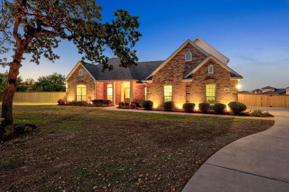 116 Oak Plaza Drive Georgetown, TX 78628
