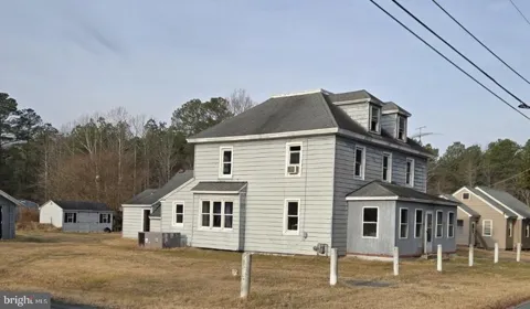 820 SHAD POINT ROAD