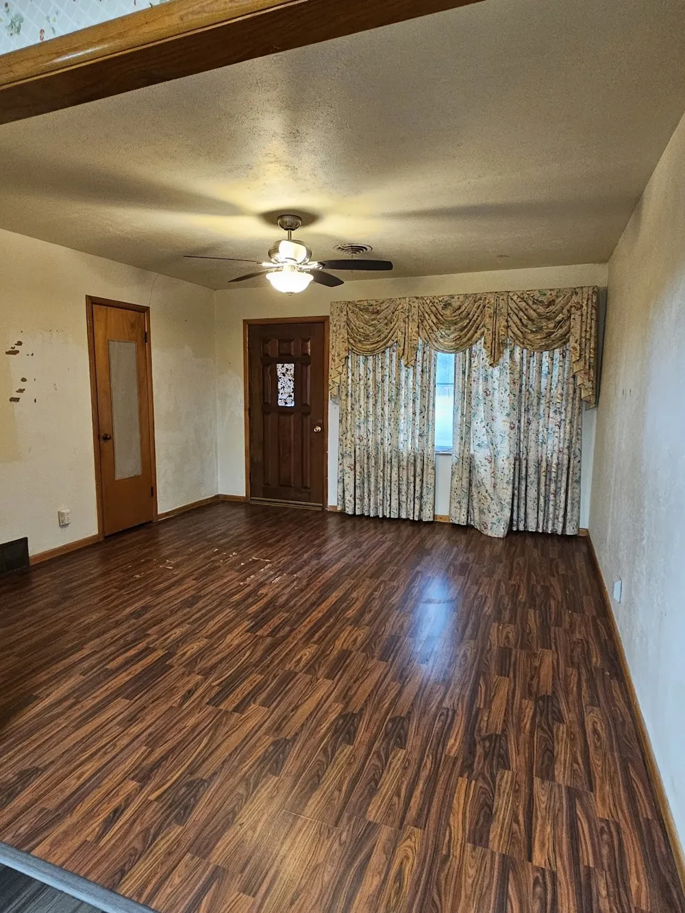 817 Lacy Drive Lacy Lakeview, TX 76705