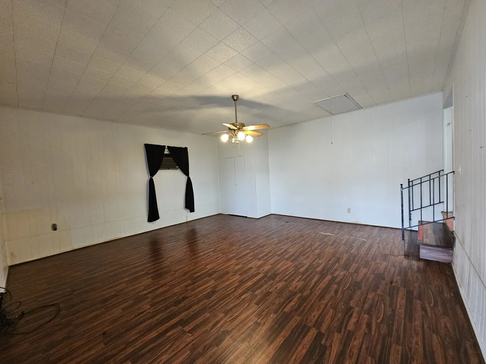 817 Lacy Drive Lacy Lakeview, TX 76705