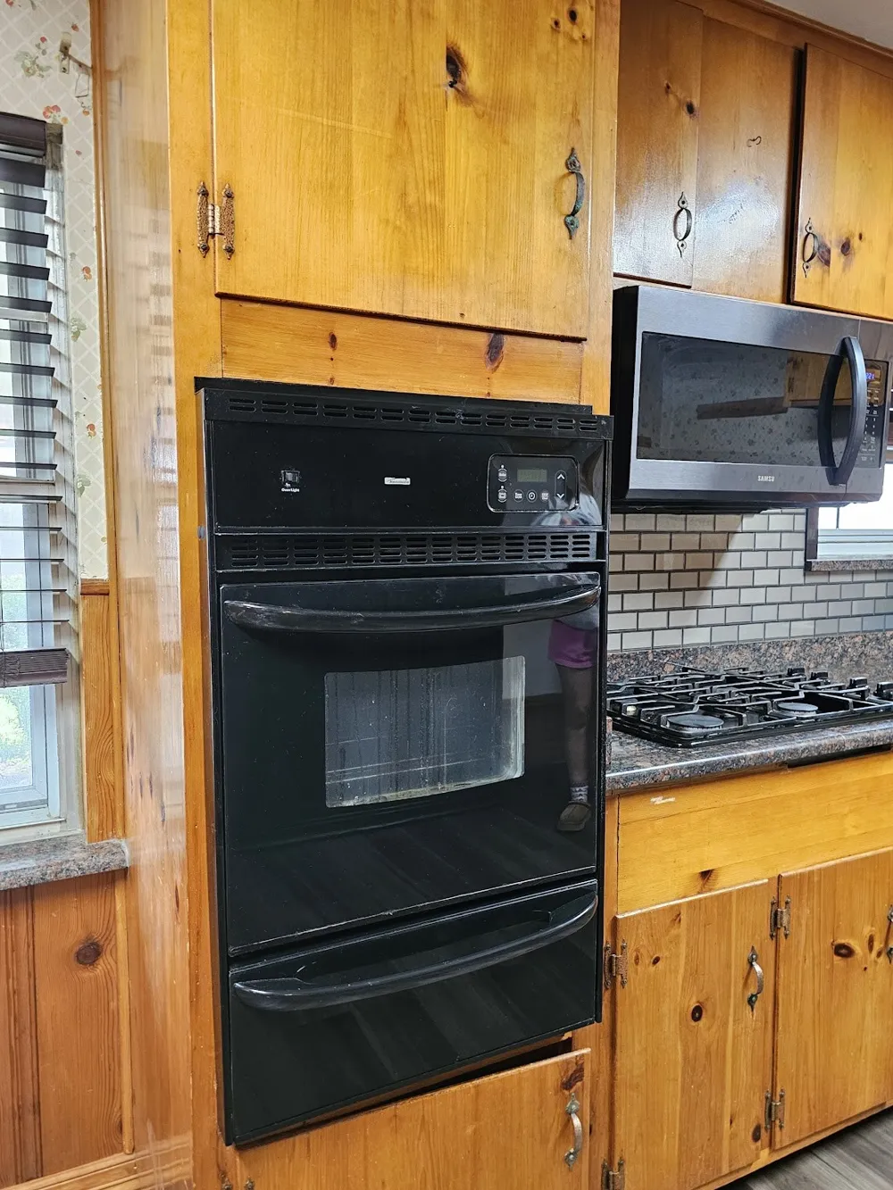 817 Lacy Drive Lacy Lakeview, TX 76705