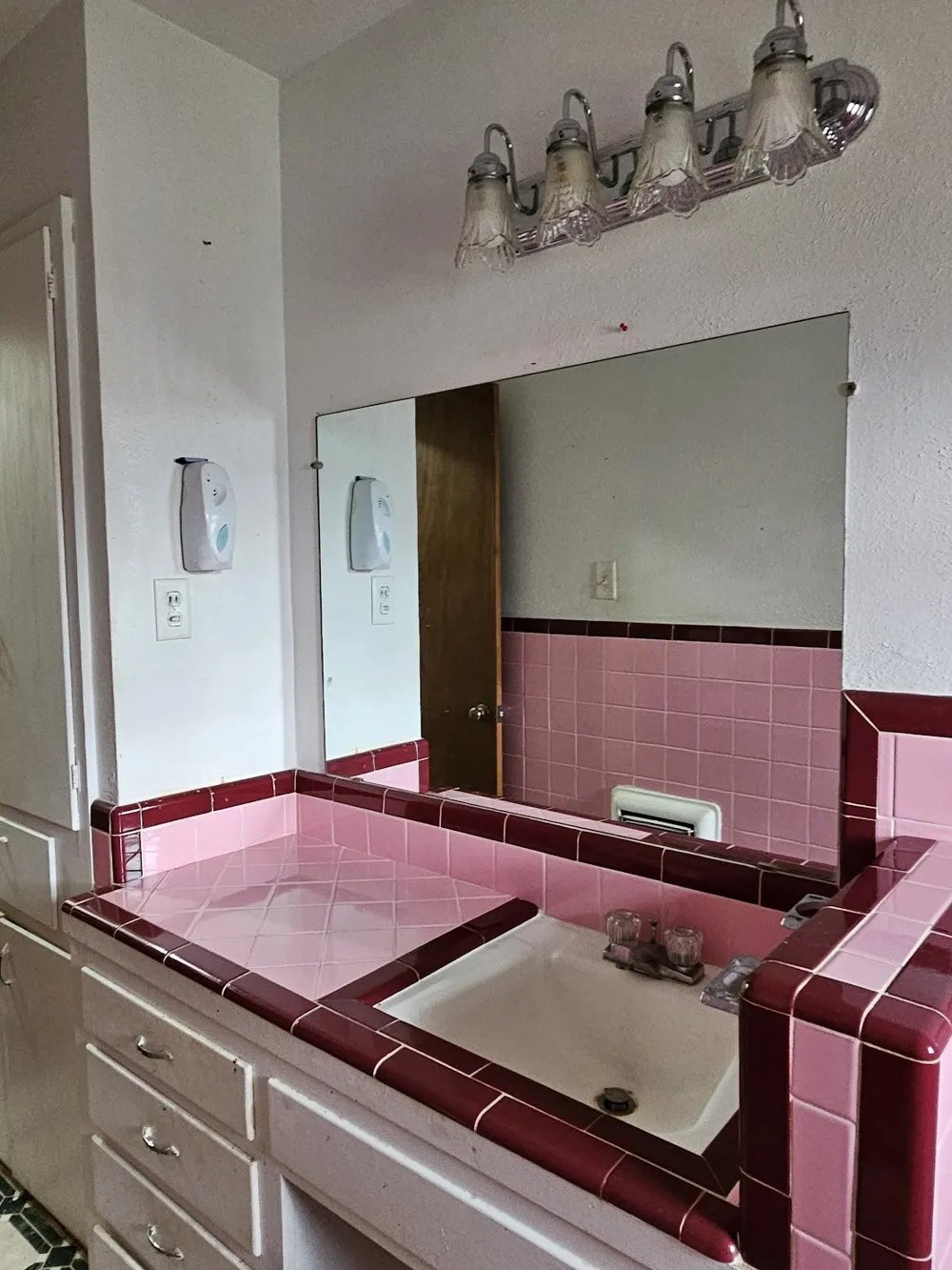 817 Lacy Drive Lacy Lakeview, TX 76705