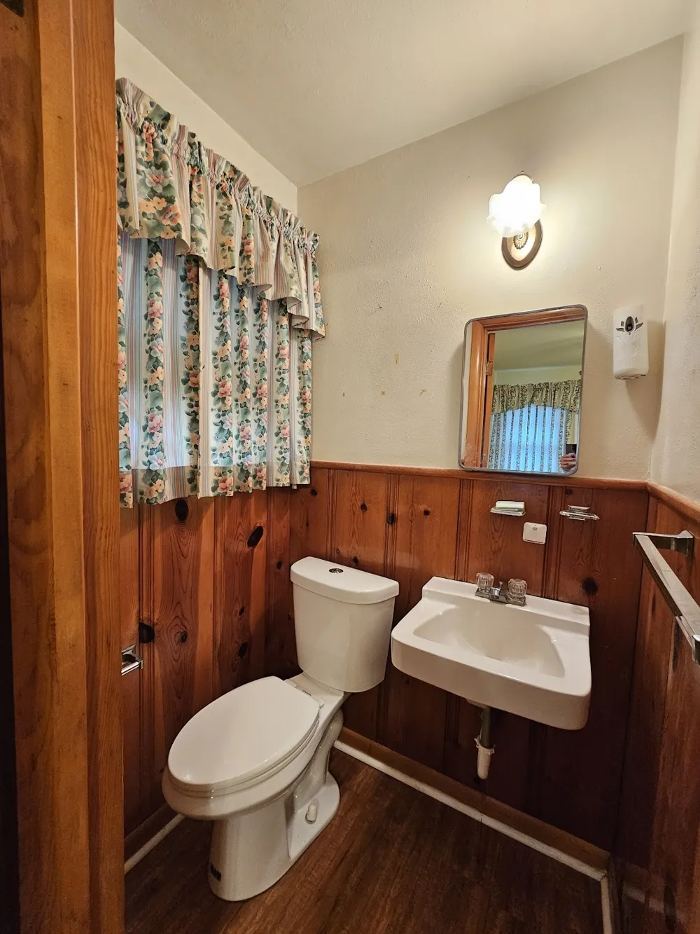 817 Lacy Drive Lacy Lakeview, TX 76705