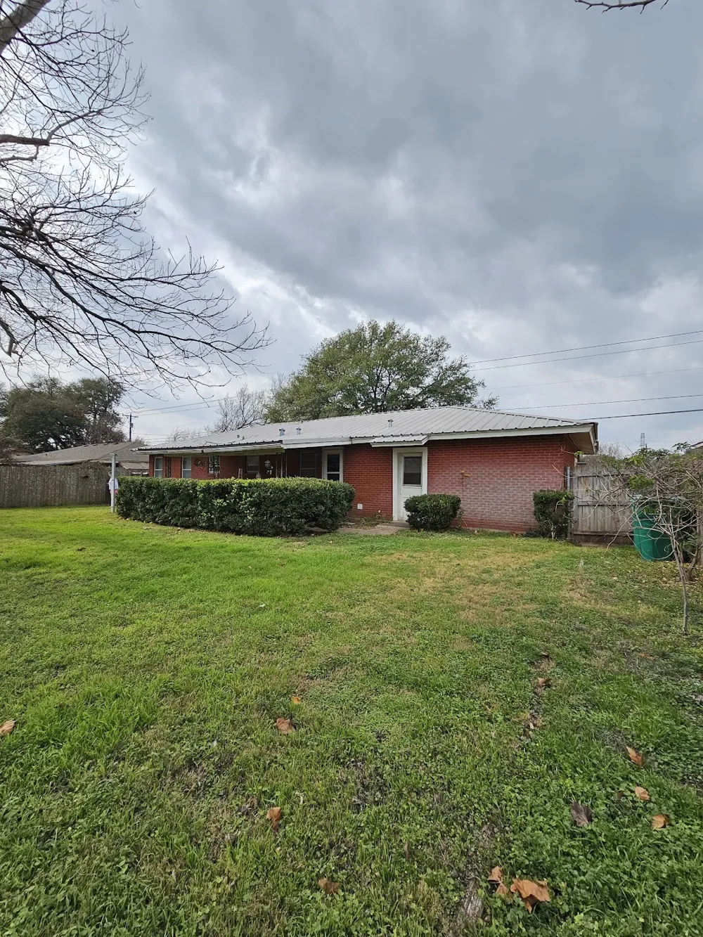 817 Lacy Drive Lacy Lakeview, TX 76705