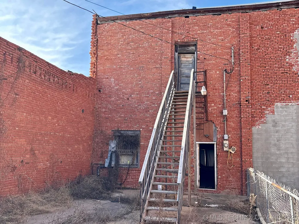 120 Main Street Yale, OK 74085