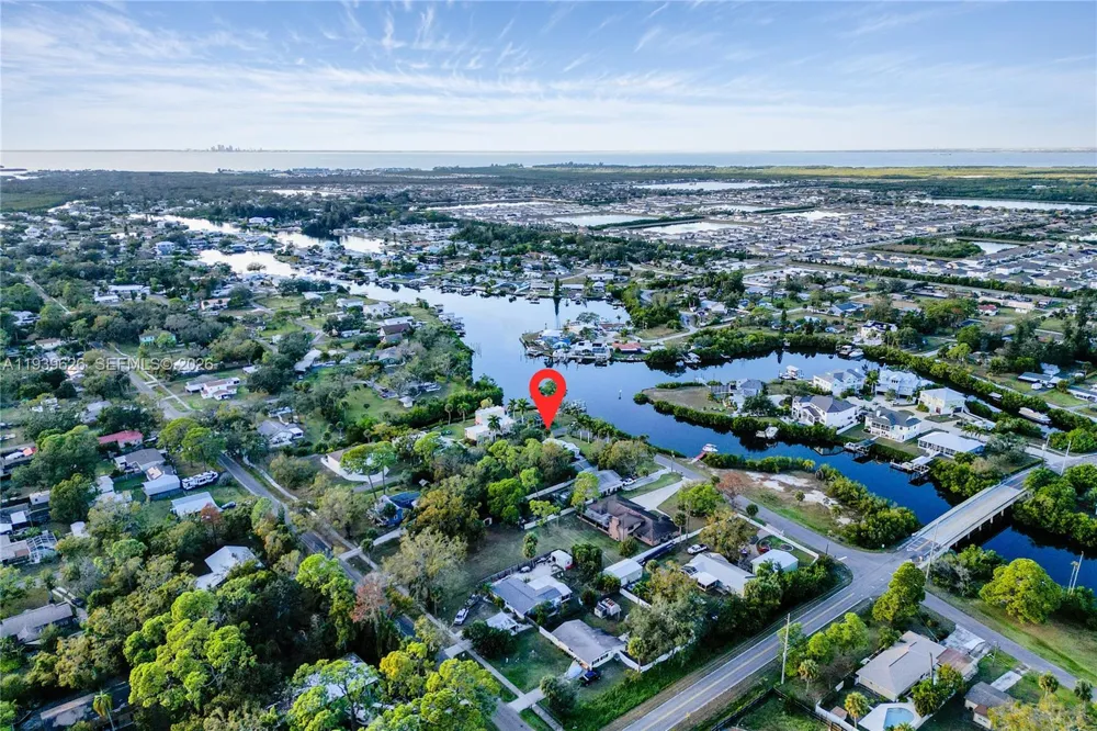 302 5th St SW Other City - In The State Of Florida, FL 33570