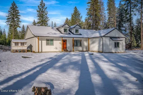1605 POIRIER ROAD